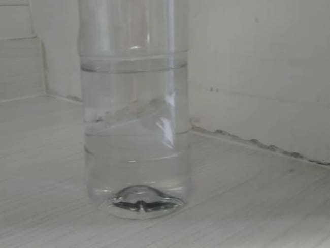 Investigadores recomiendan no consumir agua en botella en ciudades como Manizales