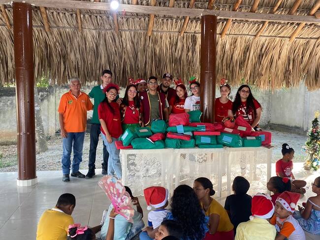 Club de Leones y Club Leo hicieron felices a niños de Arjona en Navidad