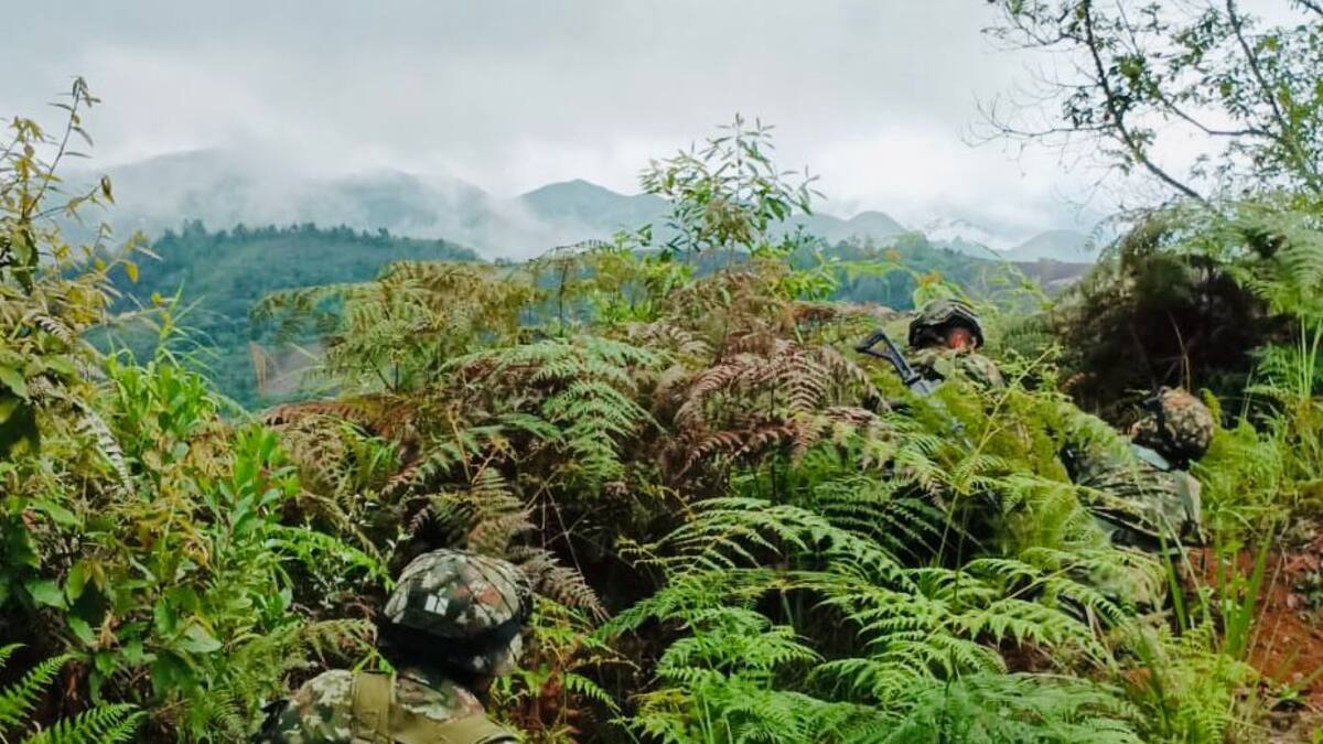 Ataque con ‘drones bomba’ deja cuatro soldados heridos y dos desaparecidos en Arenal, sur de Bolívar