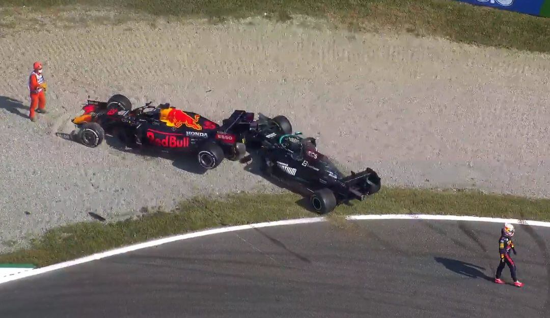 Así quedaron las monoplazas de Hamilton y Verstappen tras el incidente en Italia