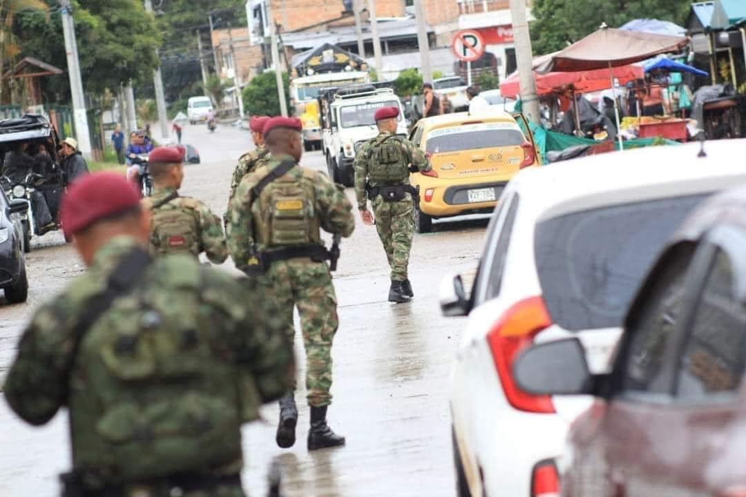 El control militar inició en el barrio Porvenir y la Plaza de Mercado ubicados en la Comuna 1 de Pitalito.