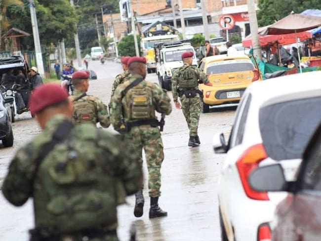 El control militar inició en el barrio Porvenir y la Plaza de Mercado ubicados en la Comuna 1 de Pitalito.