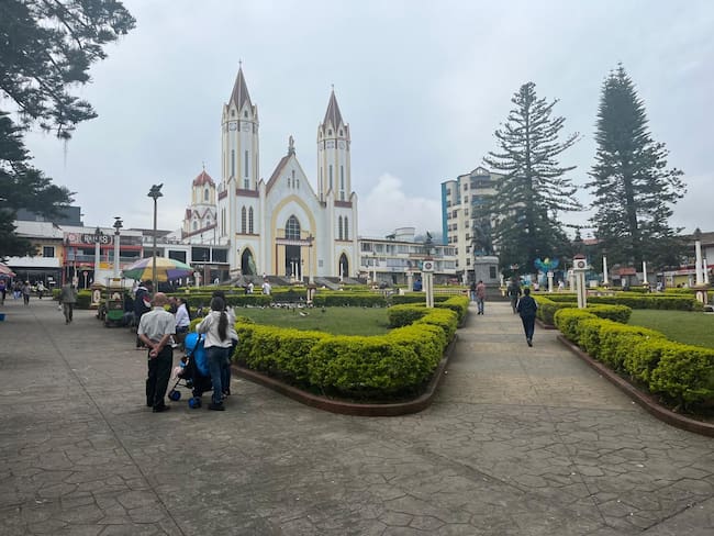 Imagen panorámica del parque principal de Santa Rosa de Cabal - Caracol Radio Pereira.