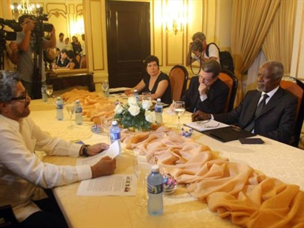 Farc califican primer encuentro con Kofi Anan como provechoso