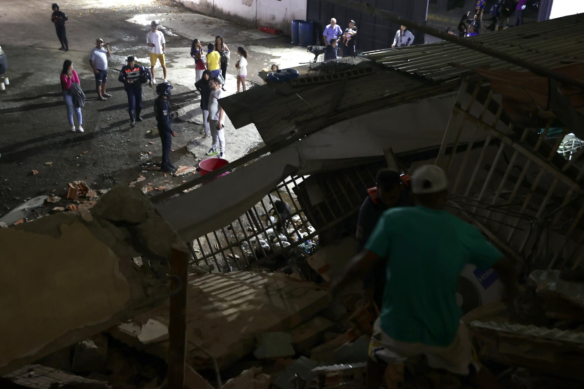 Varias personas resultaron afectadas por terremoto en Venezuela. Foto: EFE.