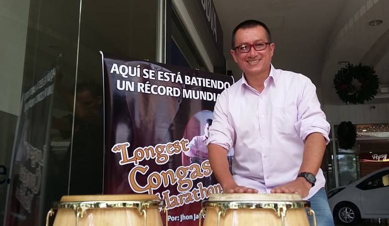 Serán 25 horas seguidas interpretando las congas o tumbadoras.