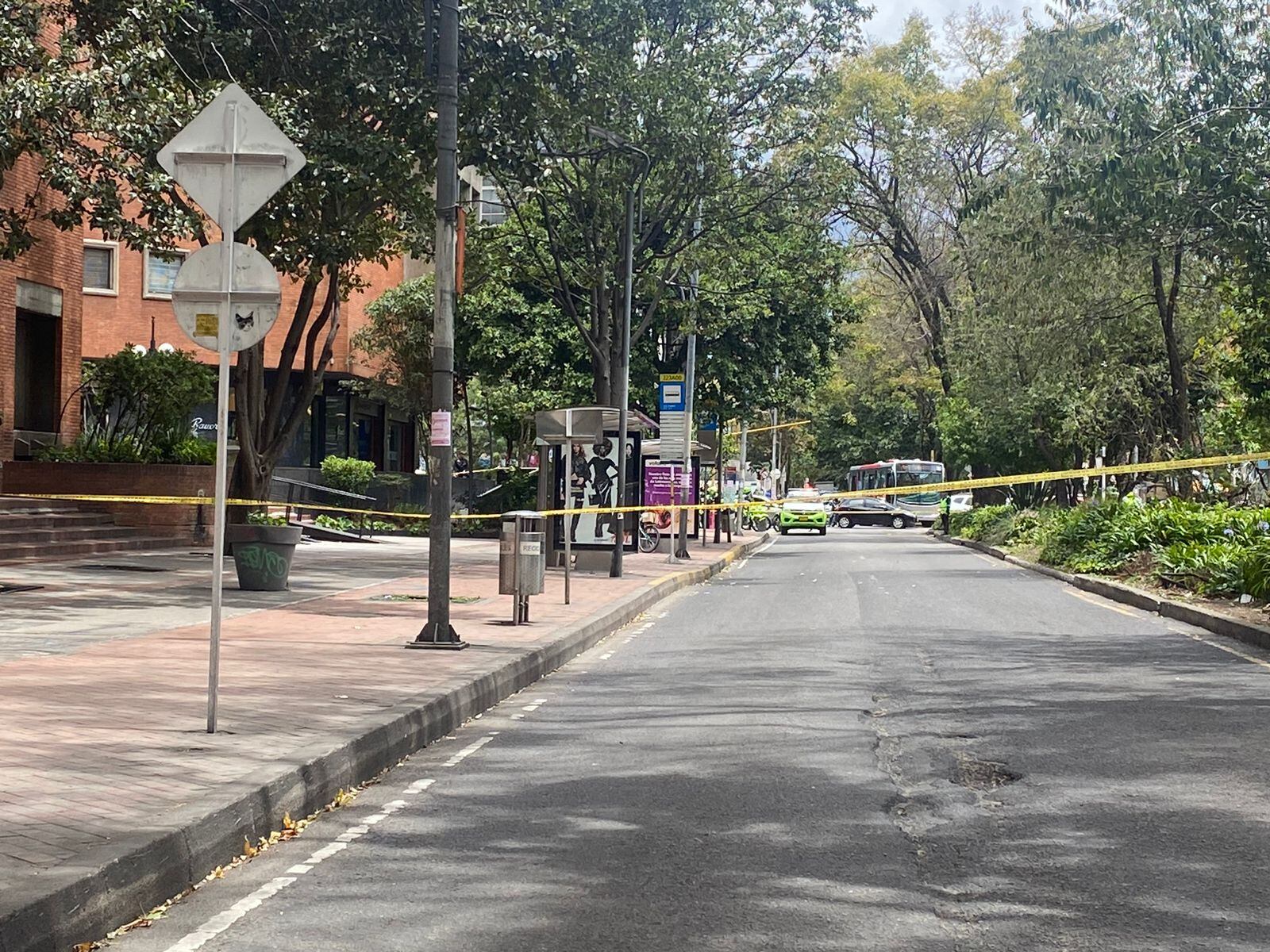 Autoridades realizan labores de verificación frente al c.c. Andino - Caracol Radio