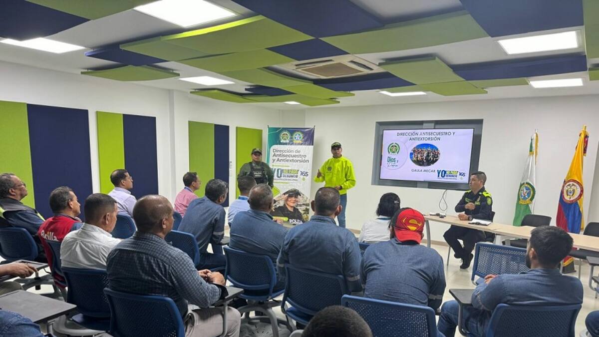 Gaula realizó curso antiextorsión a empleados de Surtigas en Cartagena