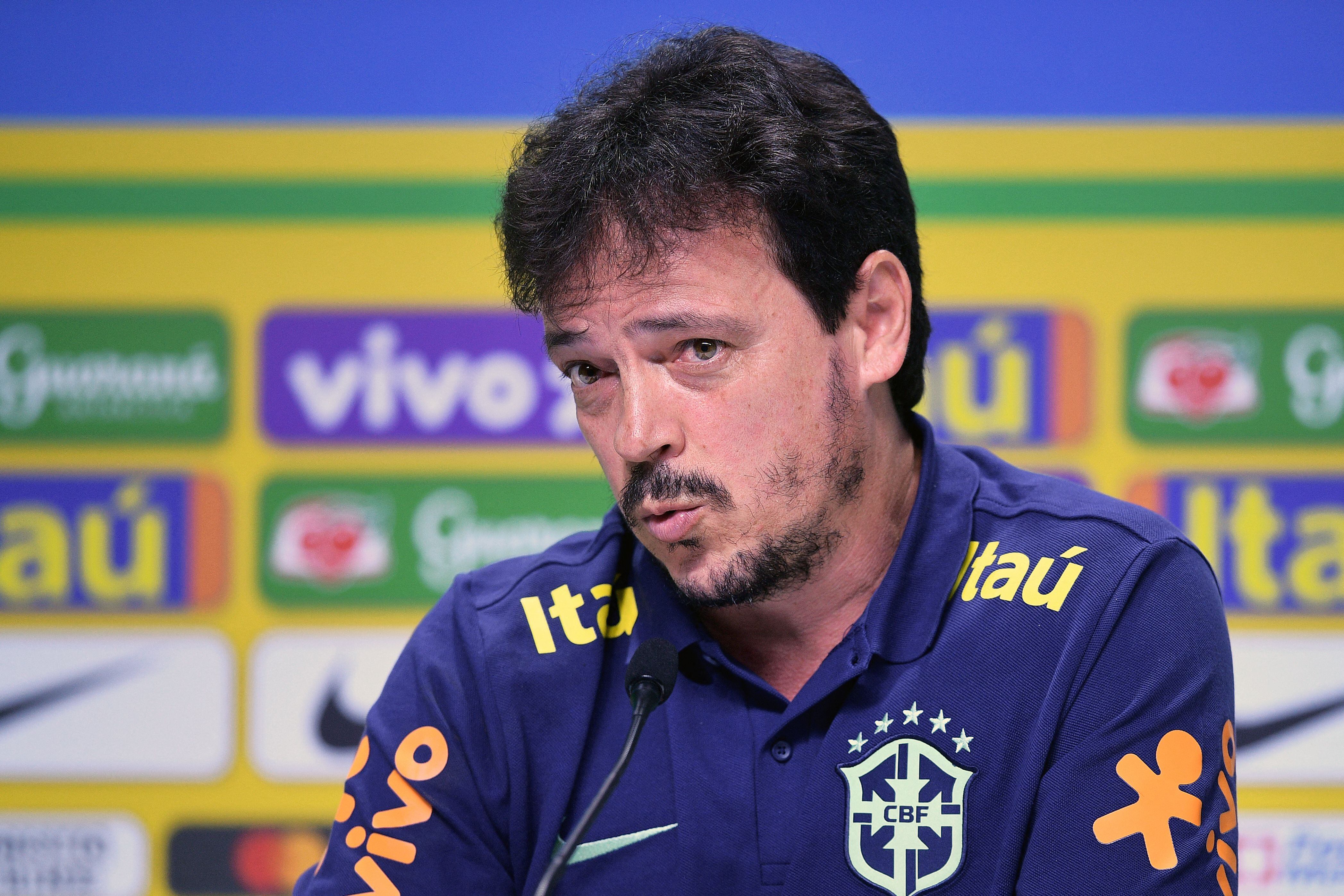 Fernando Diniz, director técnico de la Selección Brasileña de fútbol. (Photo by Carl DE SOUZA / AFP) (Photo by CARL DE SOUZA/AFP via Getty Images)