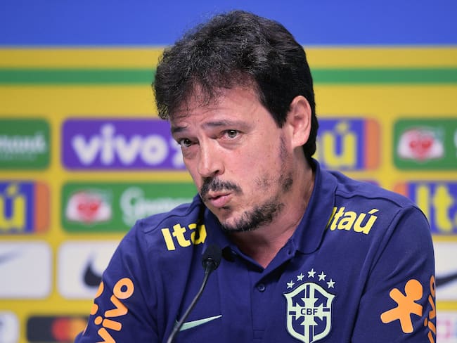 Fernando Diniz, director técnico de la Selección Brasileña de fútbol. (Photo by Carl DE SOUZA / AFP) (Photo by CARL DE SOUZA/AFP via Getty Images)
