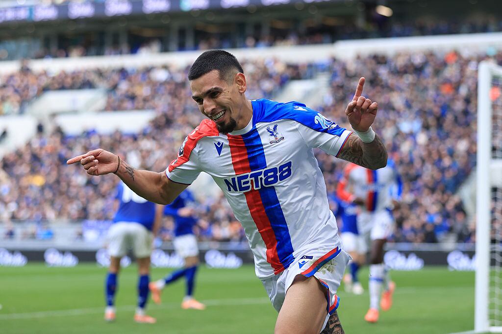 Daniel Muñoz celebra su gol ante Everton / Getty Images