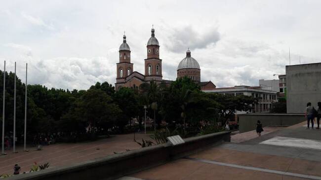 De lunes a viernes escuche 1150AM Las noticias de la región