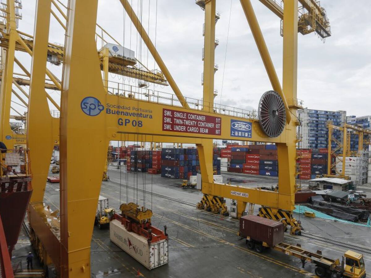 Grandes navieras preocupadas por capacidad de almacenamiento de los puertos