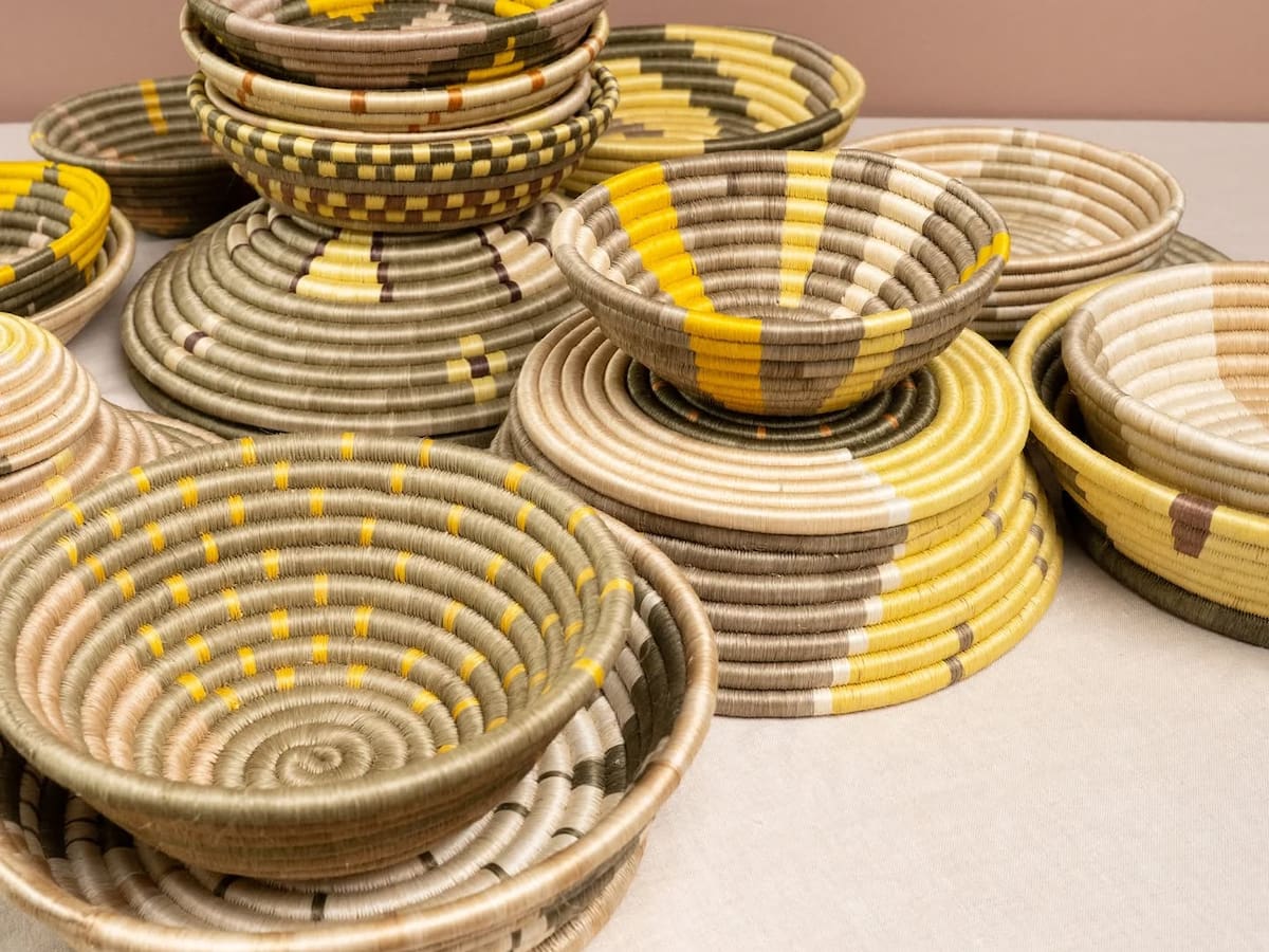 Artesanas de Guacamayas transforman hoja de coca en tintes naturales