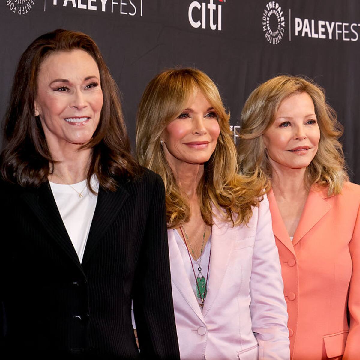 Actrices de ‘Los ángeles de Charlie’ se reúnen para celebrar los 50 años de la serie de televisión