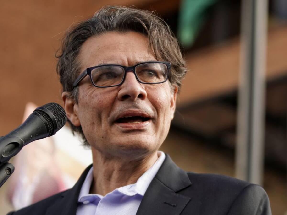 Alejandro Gaviria rompió el silencio frente a críticas de Petro al sistema de salud