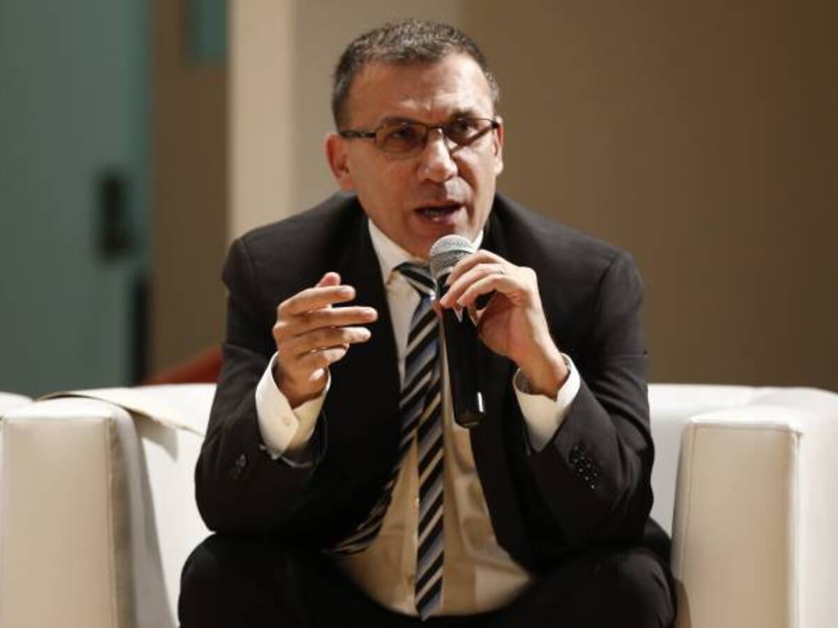 Lo cierto es que debe haber una refrendación: Roy Barreras