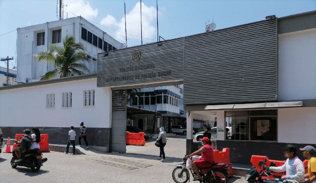 Separan ocho policías de sus cargos por muerte de tres jóvenes en Sucre