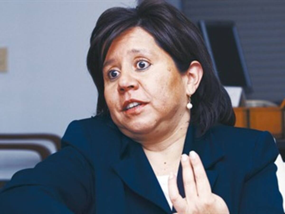 Piden declaración de María del Pilar Hurtado en proceso por ‘chuzadas’