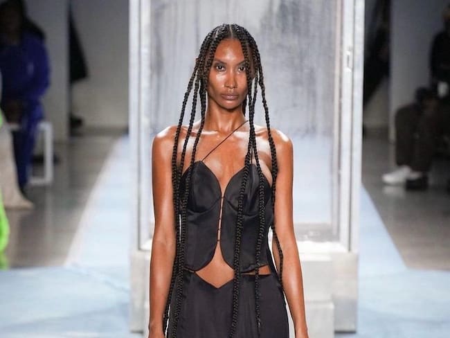 Paola Cazarán, la modelo que hace activismo en las grandes pasarelas de moda