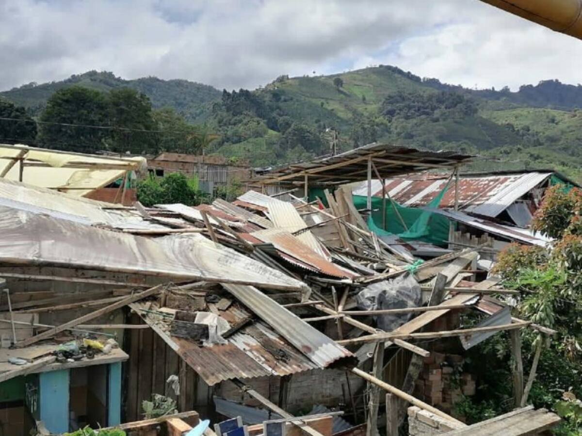 De los 37 municipios de Huila, 26 se ven afectados por temporada invernal