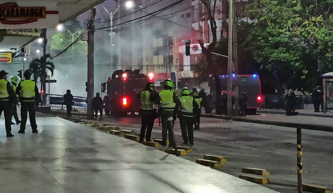 Nuevos desórdenes cerca al estadio Romelio Martínez  