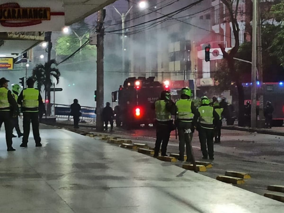 Nuevos desórdenes cerca al estadio Romelio Martínez