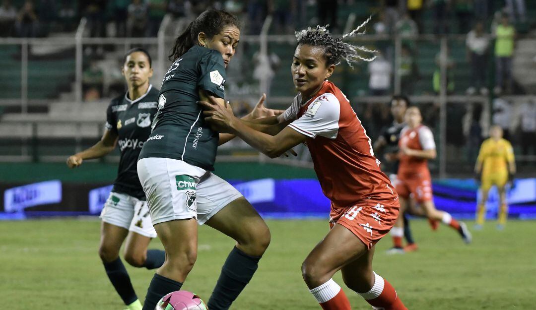 Cali y Santa Fe durante la pasada final de la Liga Femenina.