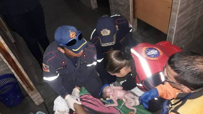 Mujer da a luz en el terminal de San Cristóbal