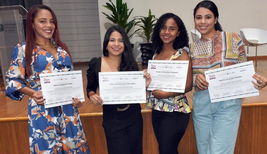 Se graduó primera cohorte de la Escuela de Liderazgo Público para Mujeres