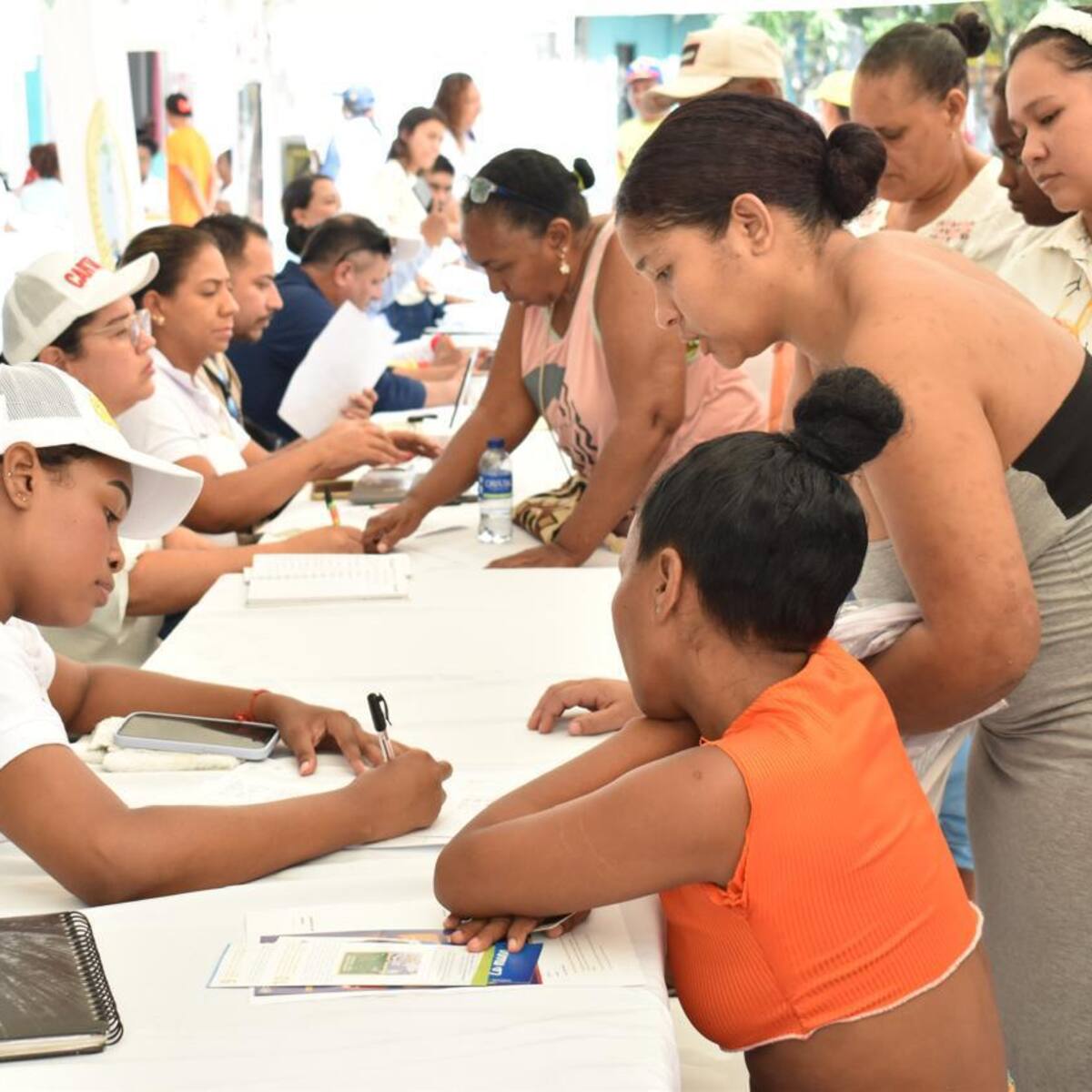 Gobierno al Barrio llevó servicios a 1.140 personas en el barrio Colombiatón