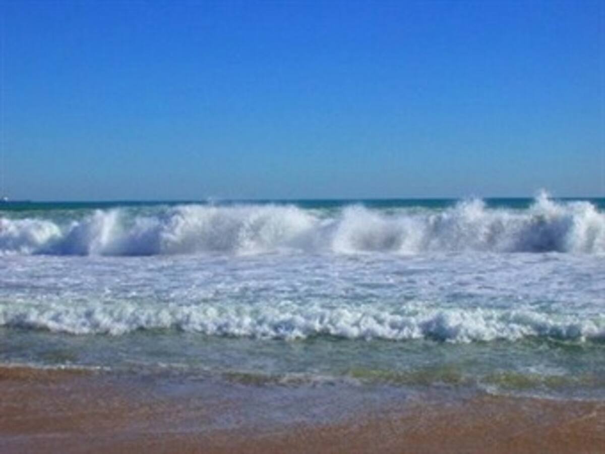 Vuelve el mar de leva a Cartagena