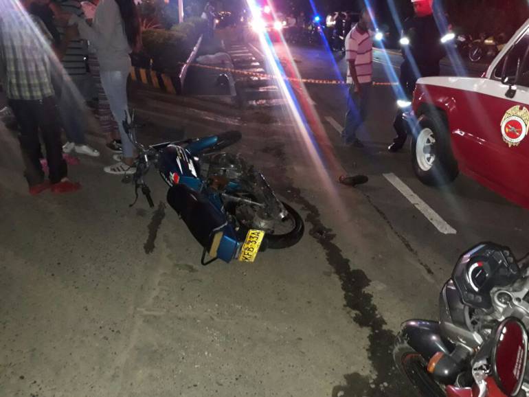 En esta motocicleta se movilizaba la pareja que perdió la vida en zona rural de Anserma (Caldas).  