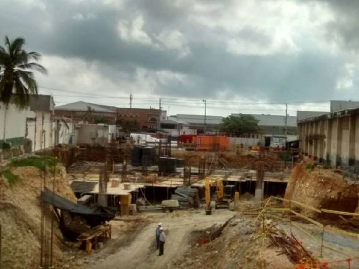 Suspenden construcción y ordenan evacuar a 12 familias en Barranquilla
