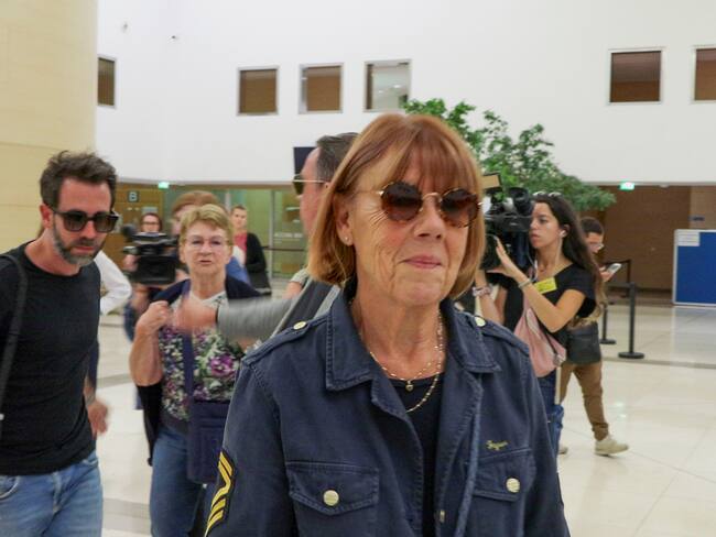 Luego de que el principal acusado por violar y drogar a su esposa se encuentre hospitalizado, Giselle Pelicot y sus hijos asisten al juicio. ( Foto: EFE )