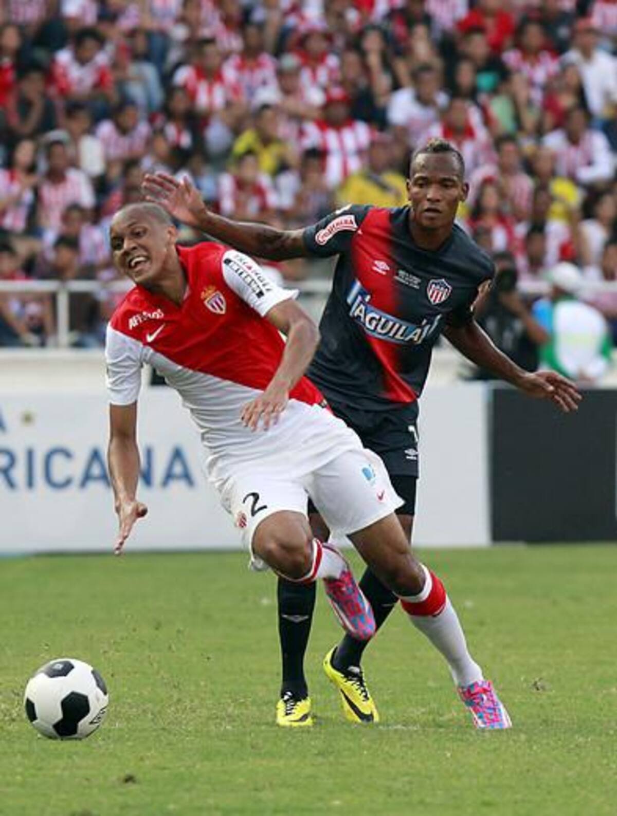 El encuentro de la Copa EuroAmericana resultó favorable al equipo del Principado, que con gol del búlgaro Dimitar Berbatov derrotó a Junior Metropolitano de Barranquilla.