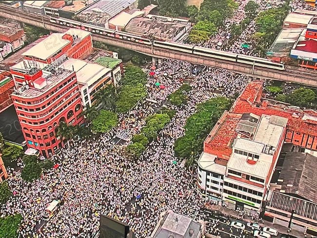 La macha de este 21 de abril fue multitudinaria en Medellín. Foto: Alcaldía Distrital.