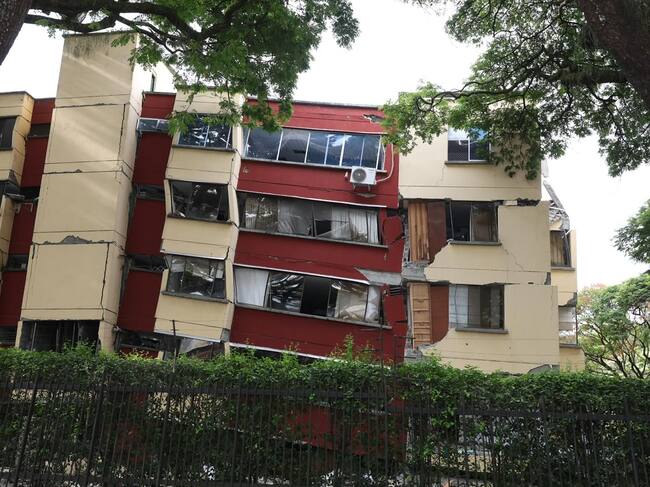 En el sector de Cuarto de legua ya se realizó la demolición de una estructura y durante esta jornada avanzan las intervenciones en el Conjunto Residencial Guadalupe y el motel Molino Rojo. Foto: suministrada.