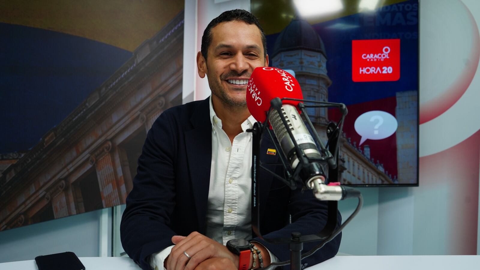 Castigo a EPS que no funcionan, reforma al Invima y rural extendido: propuestas de Daniel Palacios