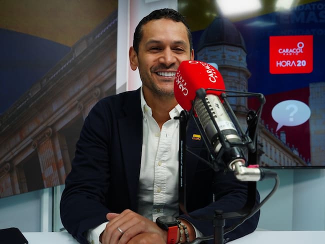 Castigo a EPS que no funcionan, reforma al Invima y rural extendido: propuestas de Daniel Palacios