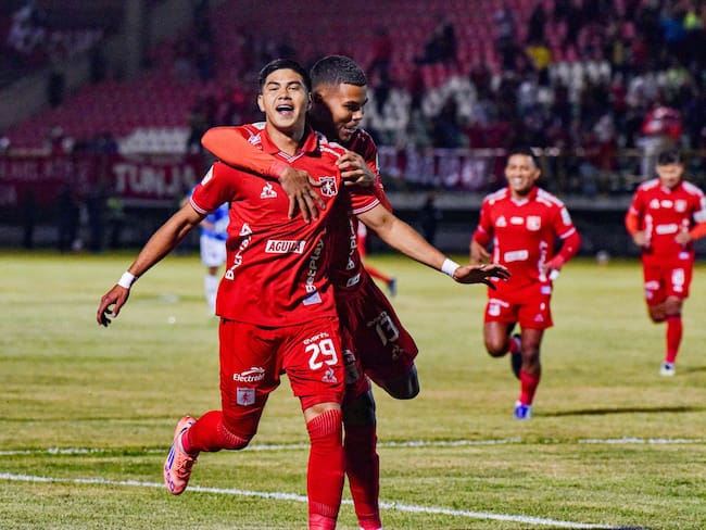 José Cavadia celebra el gol del América ante el Chicó / Colprensa.