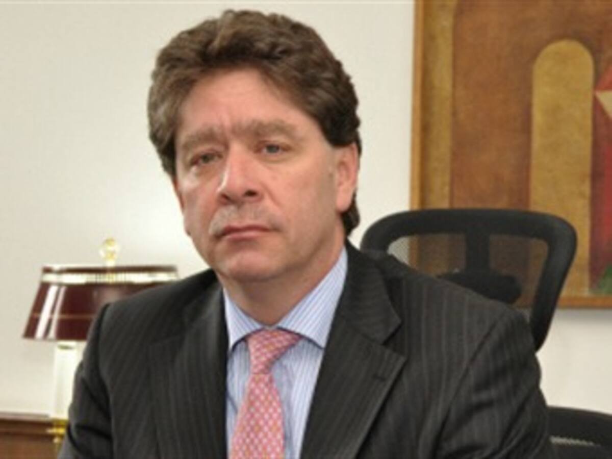 Presidente Santos designó a Bruce MacMaster como alcalde encargado de Cartagena
