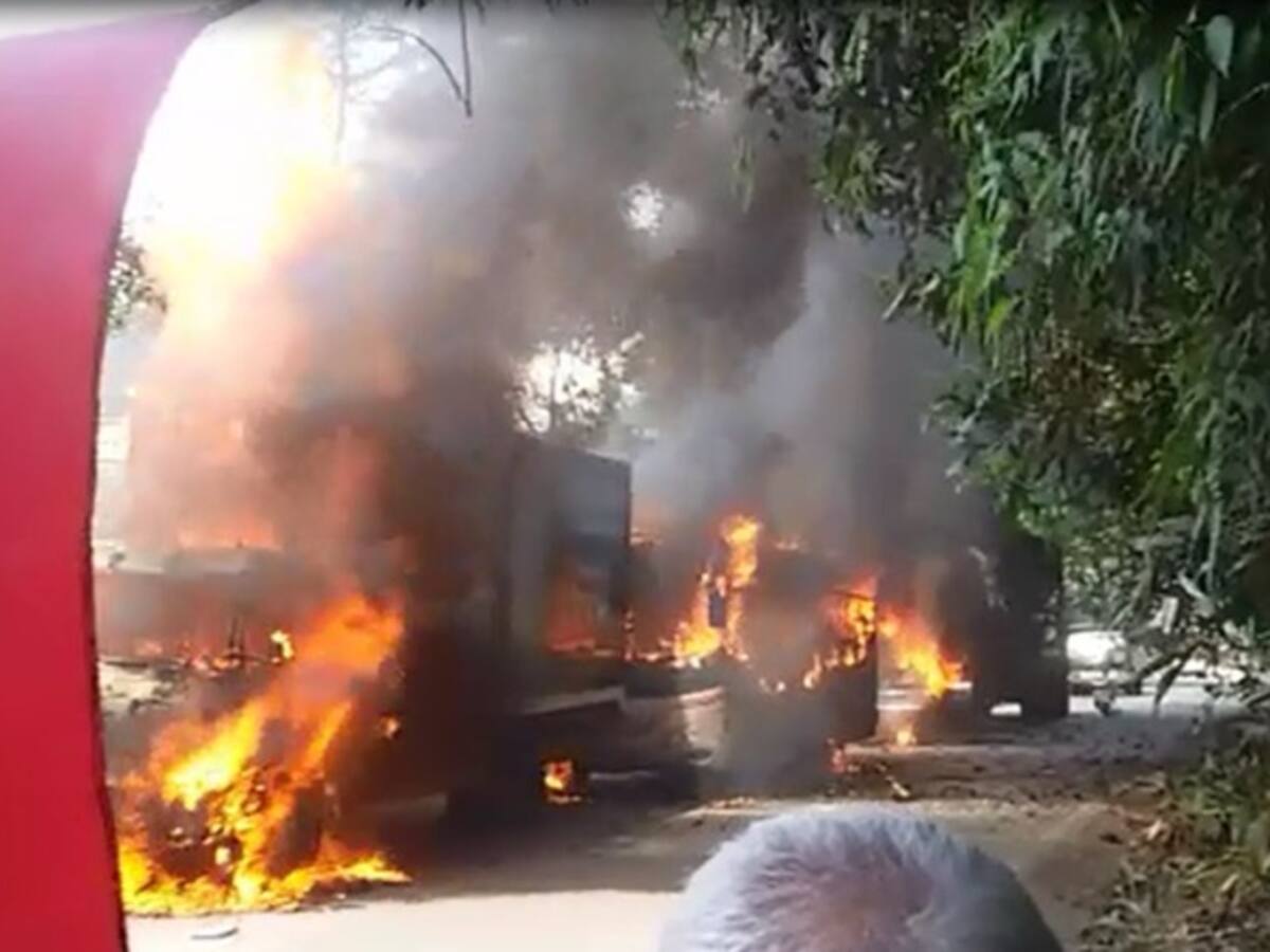 Queman varios vehículos entre Chocó y Risaralda