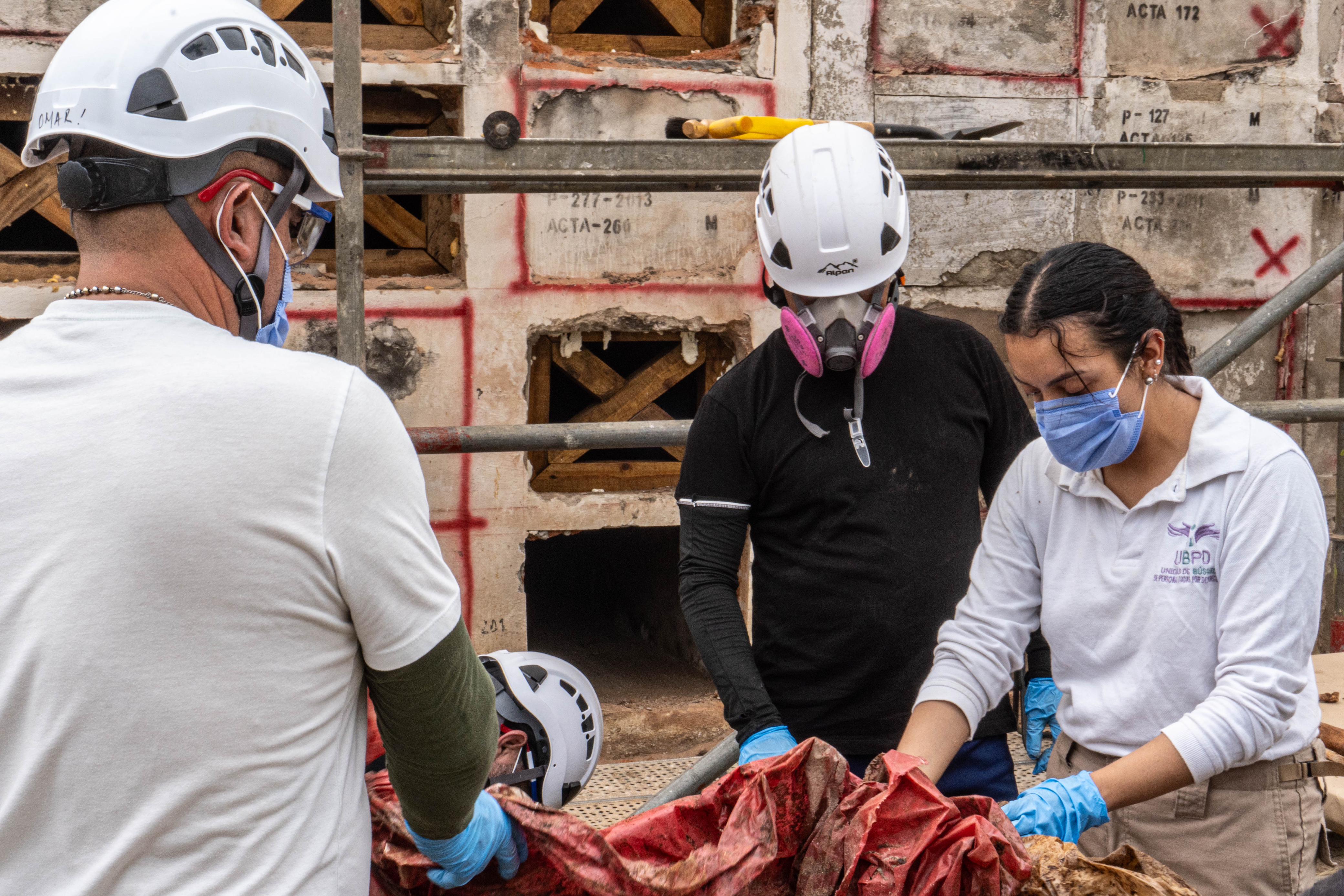 Son 87 los cuerpos reportados que al parecer estan inhumados en el cementerio de Pitalito