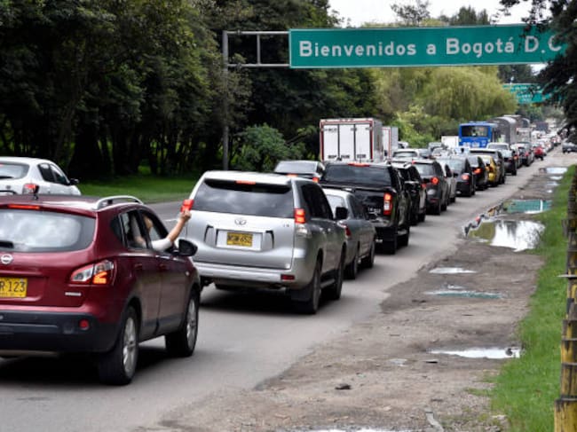 La Secretaría de Movilidad Distrital registró que en el puente festivo del 30 junio pasado, se movilizaron aproximadamente dos millones de vehículos en las salidas de la ciudad. | Foto: Getty Images
