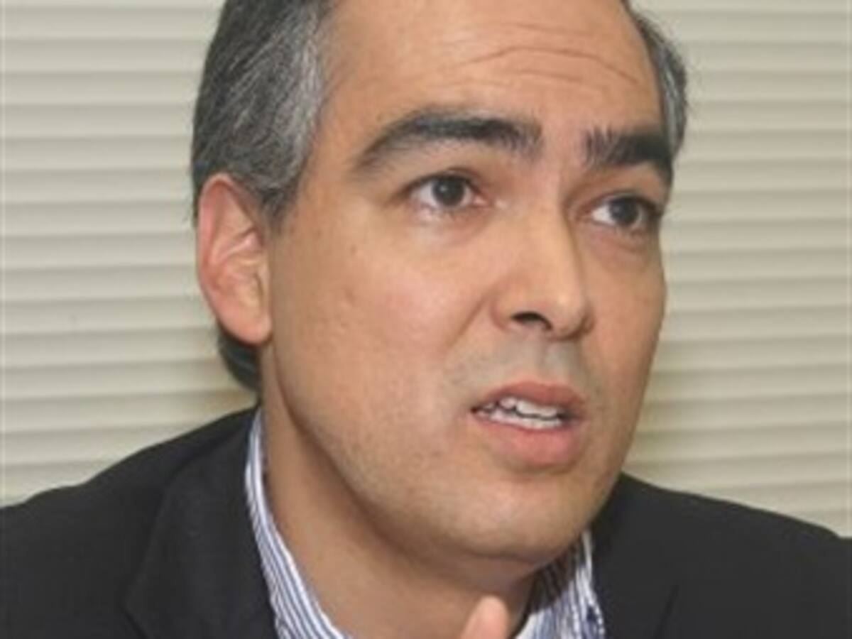 "No vamos a tolerar ni bacrimpolítica, ni farcpolítica": mindefensa
