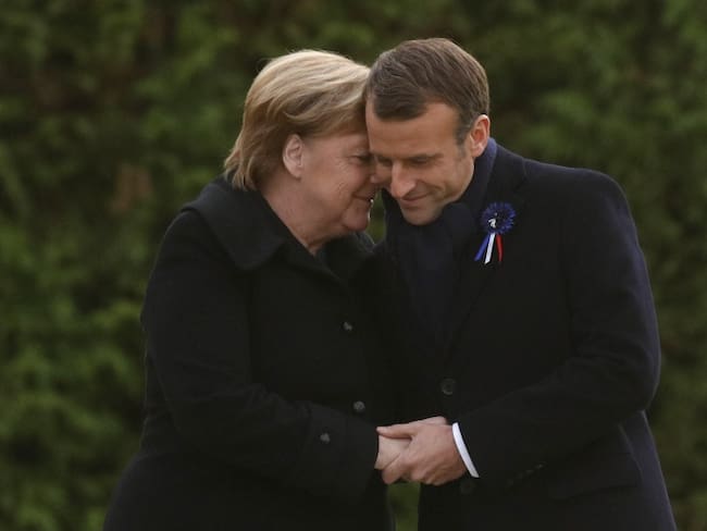 Histórico encuentro entre Macron y Merkel en lugar del armisticio de 1918