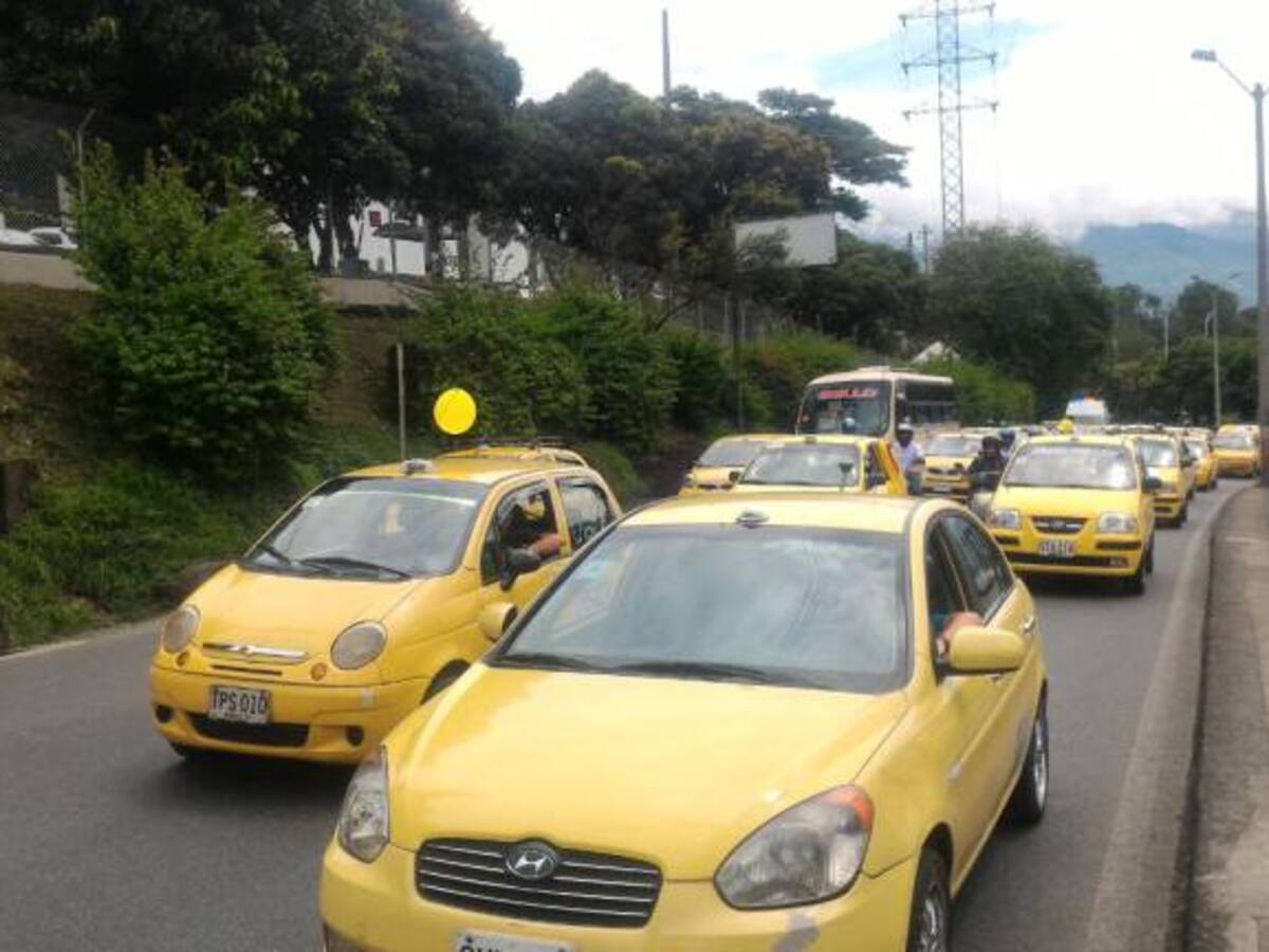 Alza de tarifa de taxis en Medellín podría no iniciar en diciembre