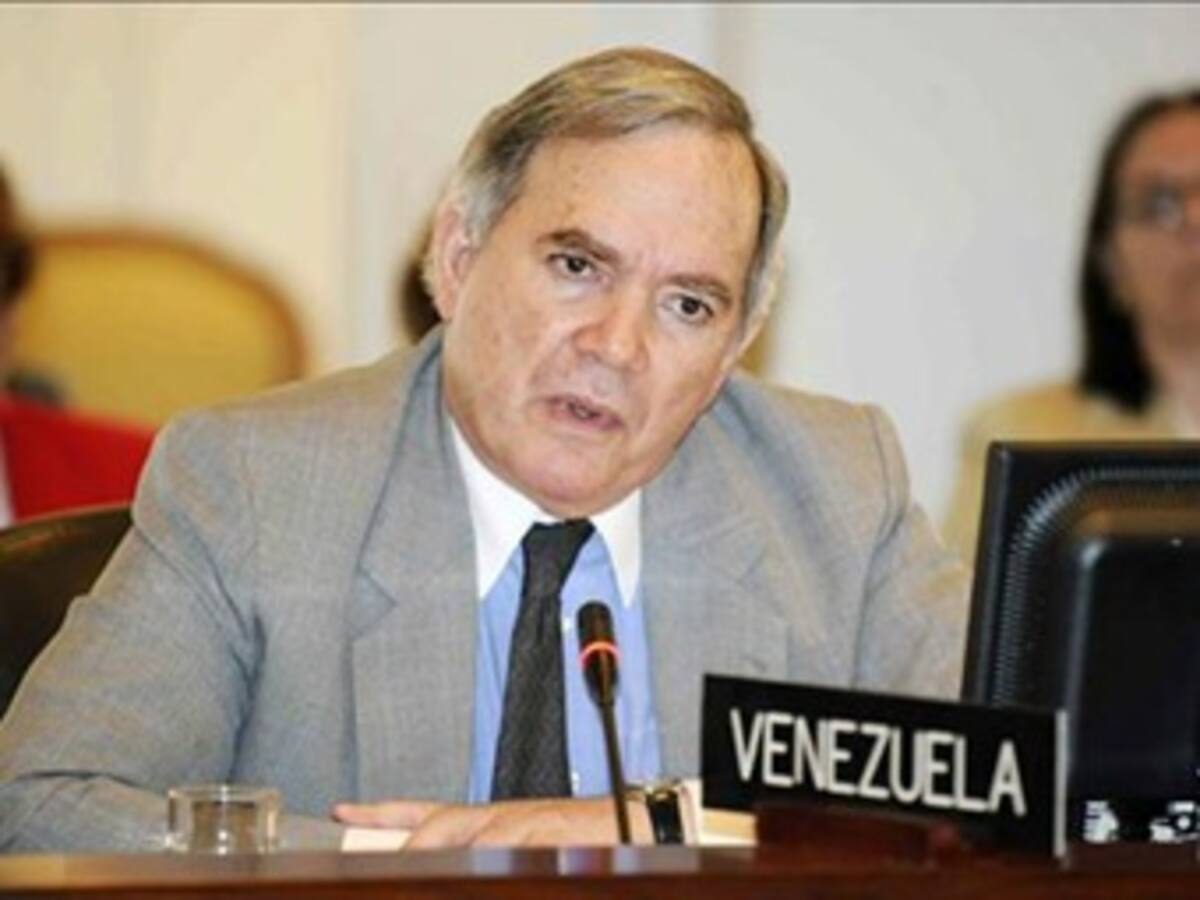 Venezuela está “comprometida con la paz de Colombia”: Roy Chaderton