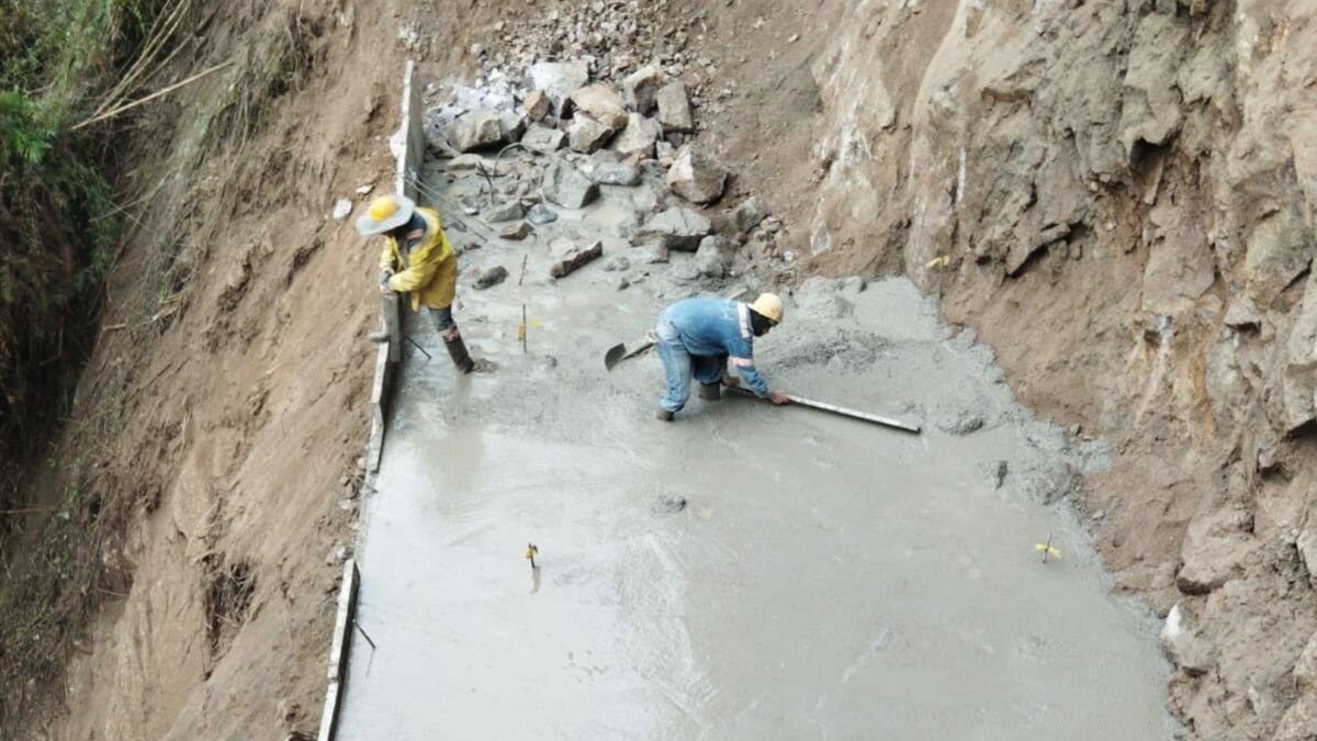 Invías declara cierre preventivo en vía Curos - Málaga por pérdida de banca